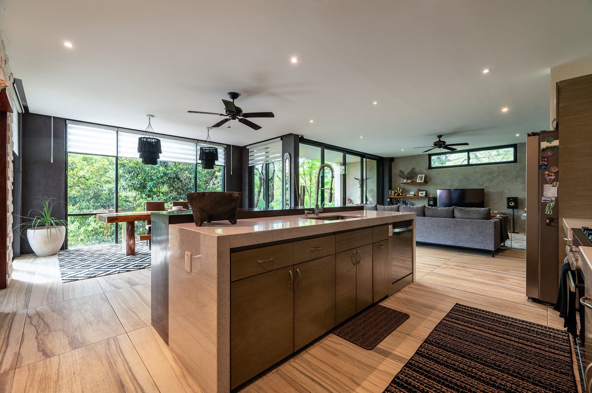 Multi-Unit: 3 Condos + Commercial Space - Image 44