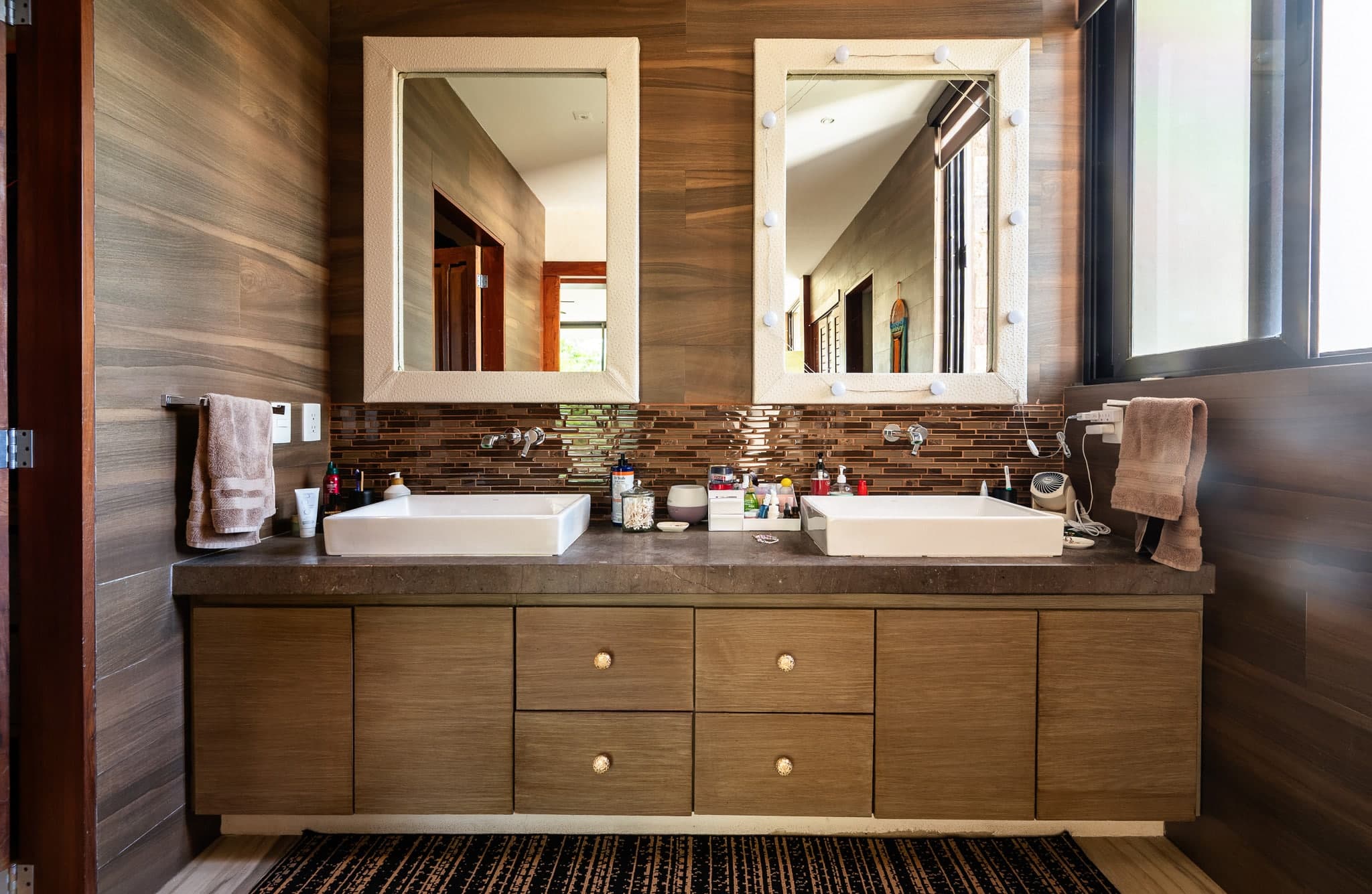 Multi-Unit: 3 Condos + Commercial Space - Image 47