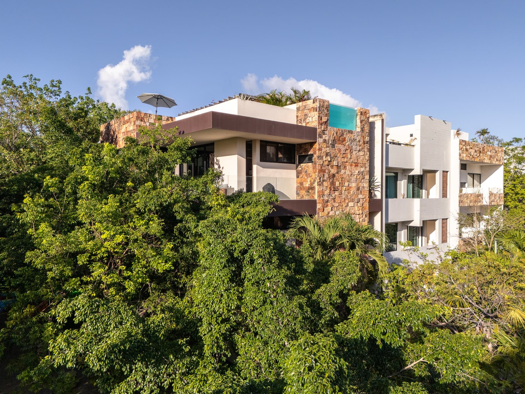 Multi-Unit: 3 Condos + Commercial Space - Image 27