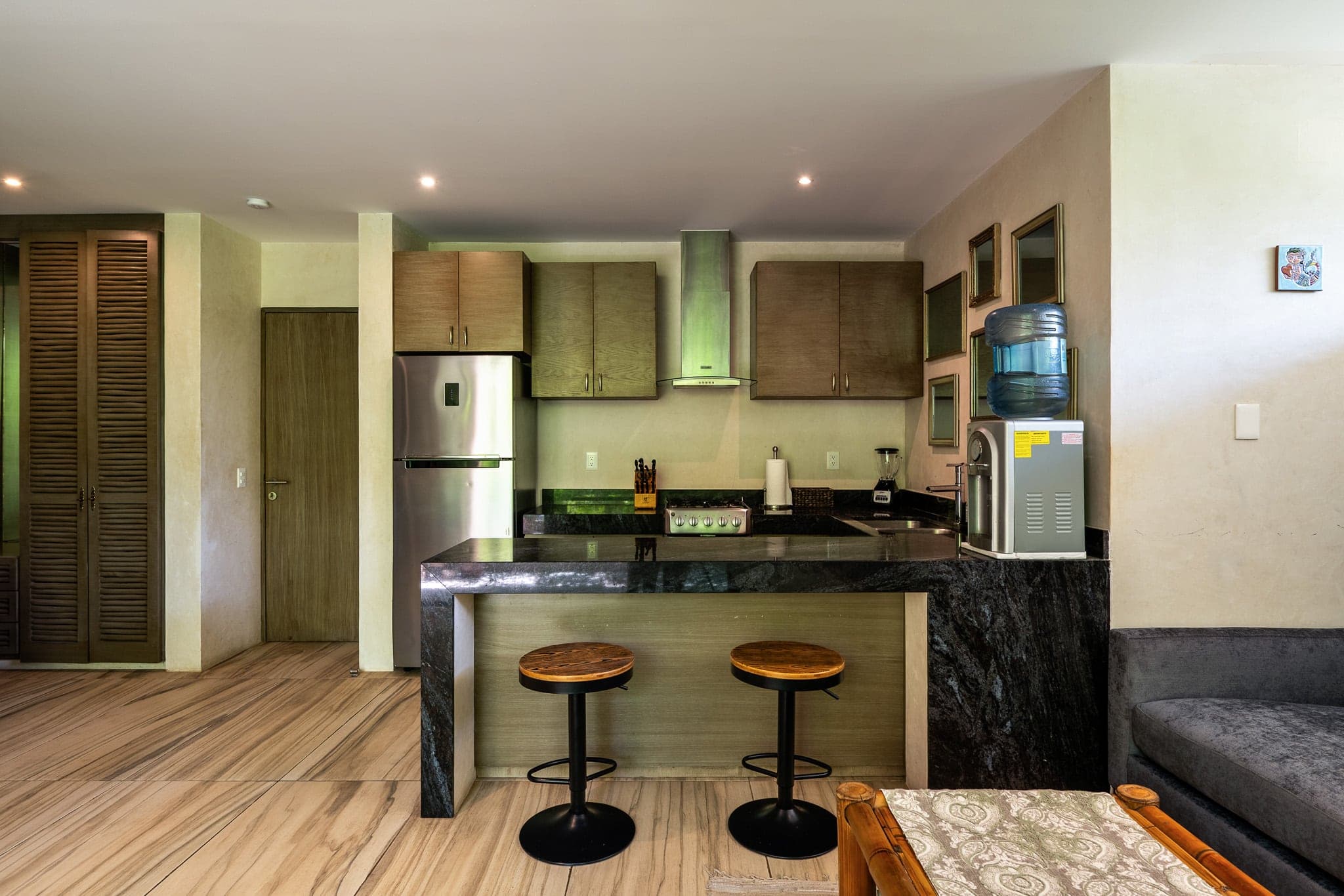 Multi-Unit: 3 Condos + Commercial Space - Image 65