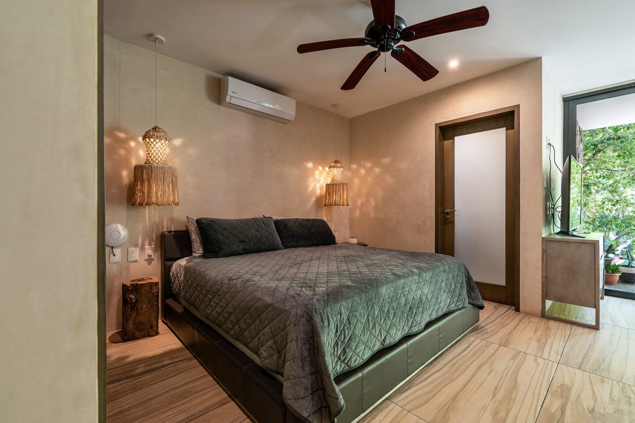 Multi-Unit: 3 Condos + Commercial Space - Image 68