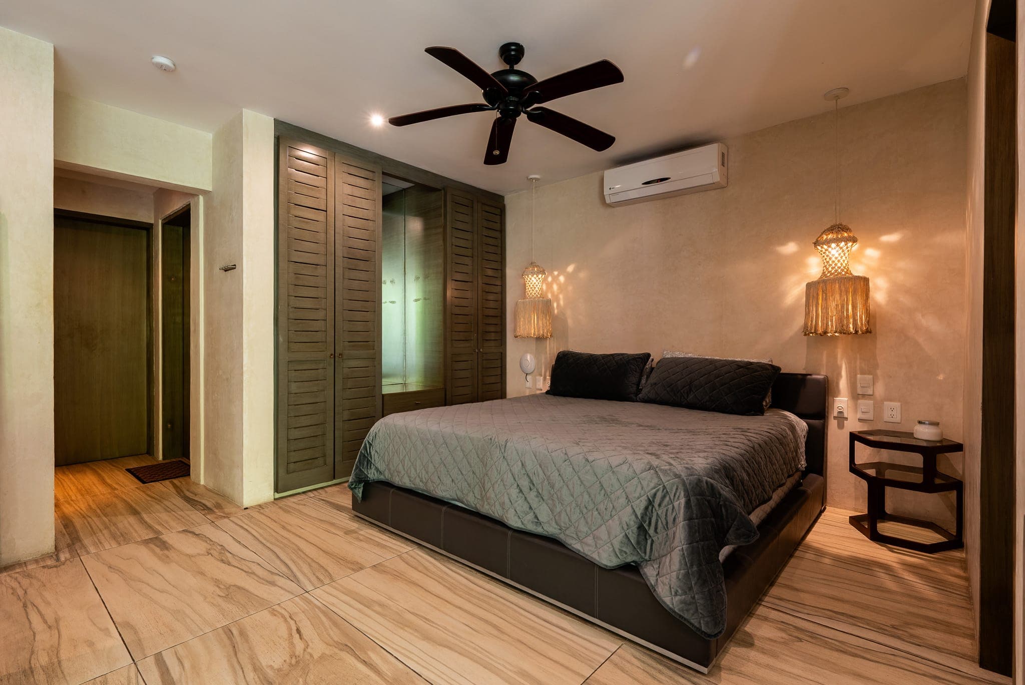 Multi-Unit: 3 Condos + Commercial Space - Image 72