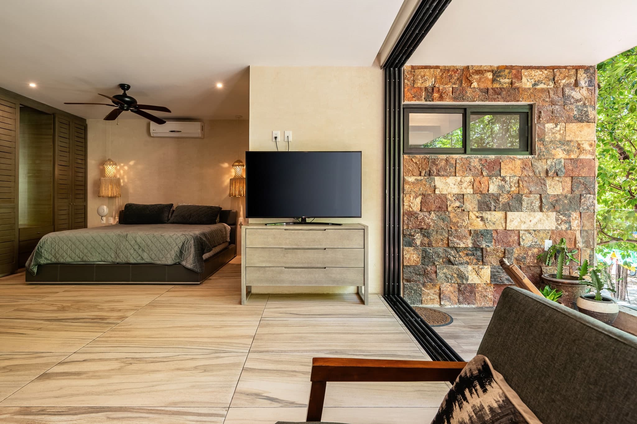 Multi-Unit: 3 Condos + Commercial Space - Image 74