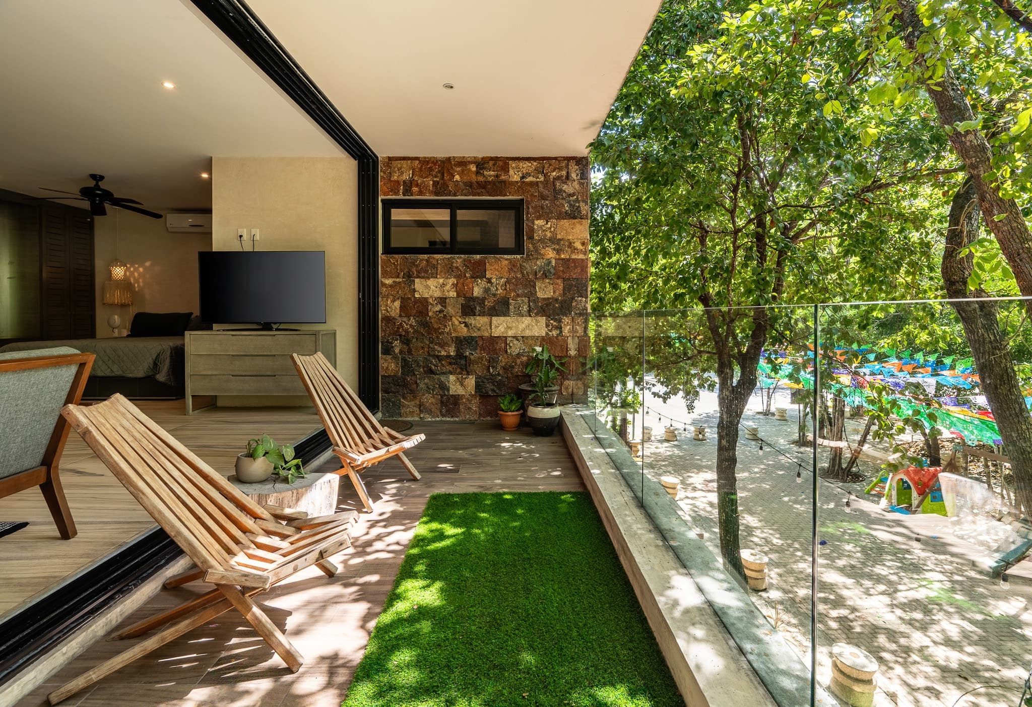 Multi-Unit: 3 Condos + Commercial Space - Image 75