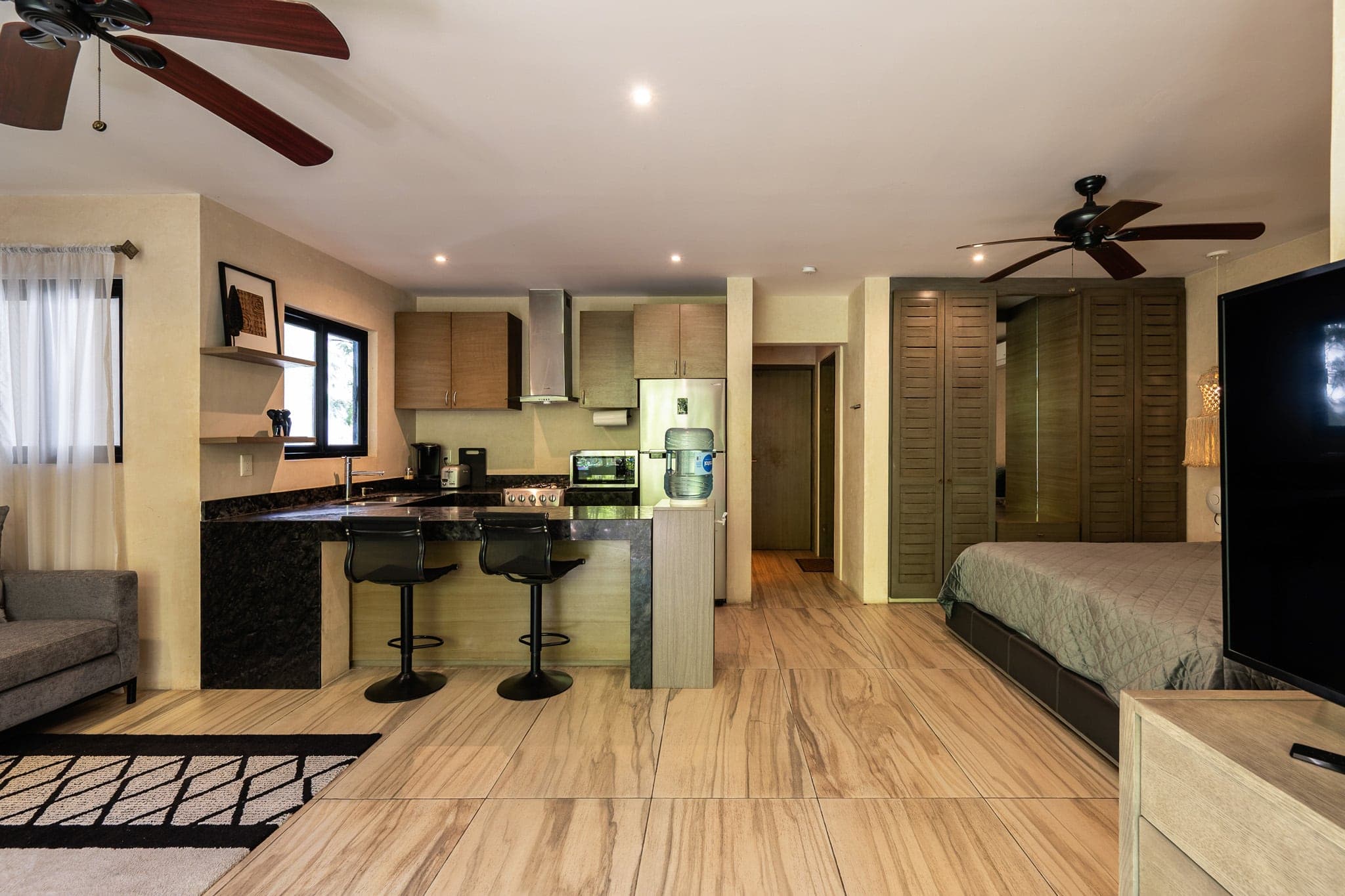 Multi-Unit: 3 Condos + Commercial Space - Image 76