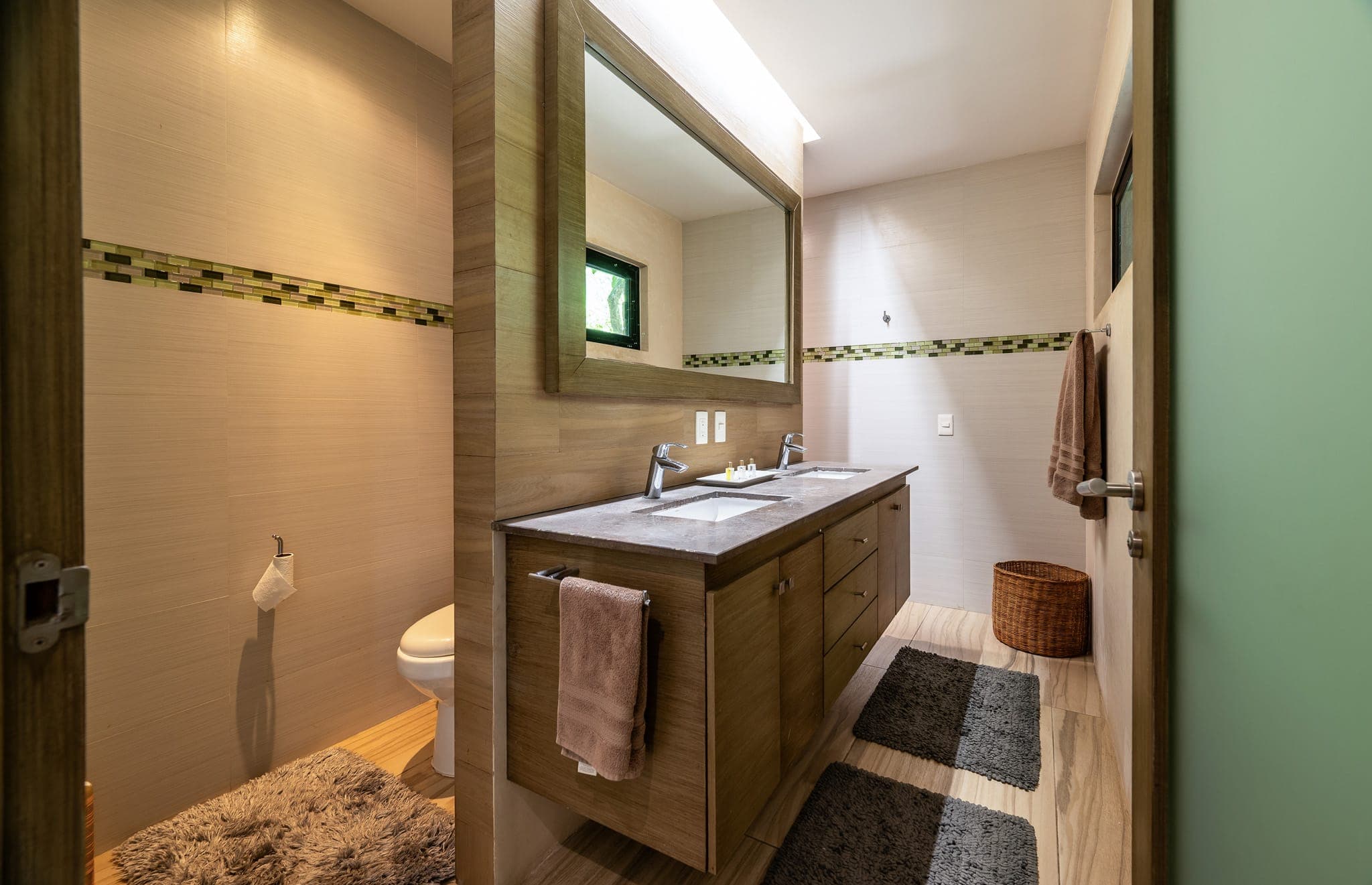 Multi-Unit: 3 Condos + Commercial Space - Image 77