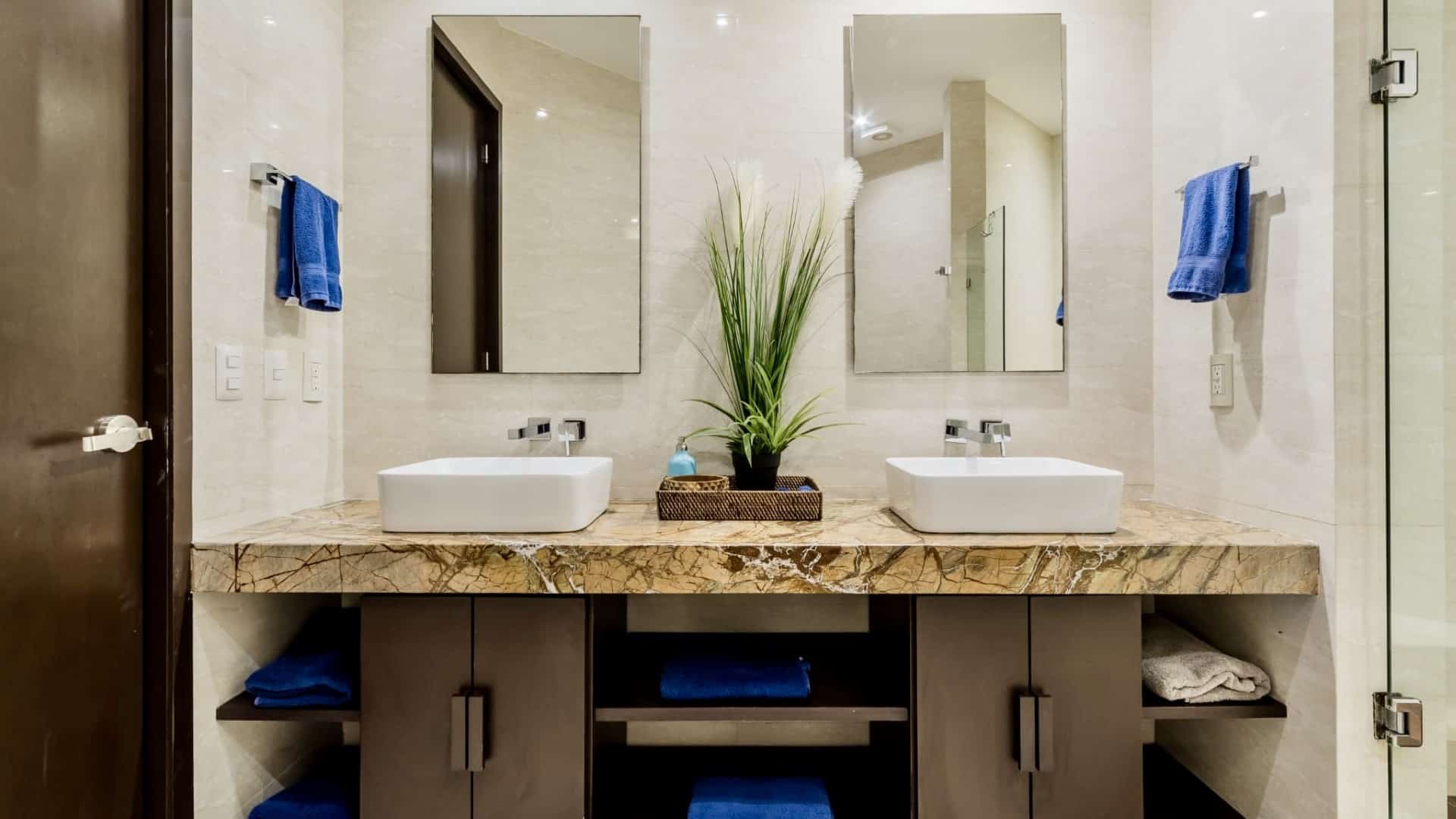 Oasis 3 Bedroom Penthouse - Image 13