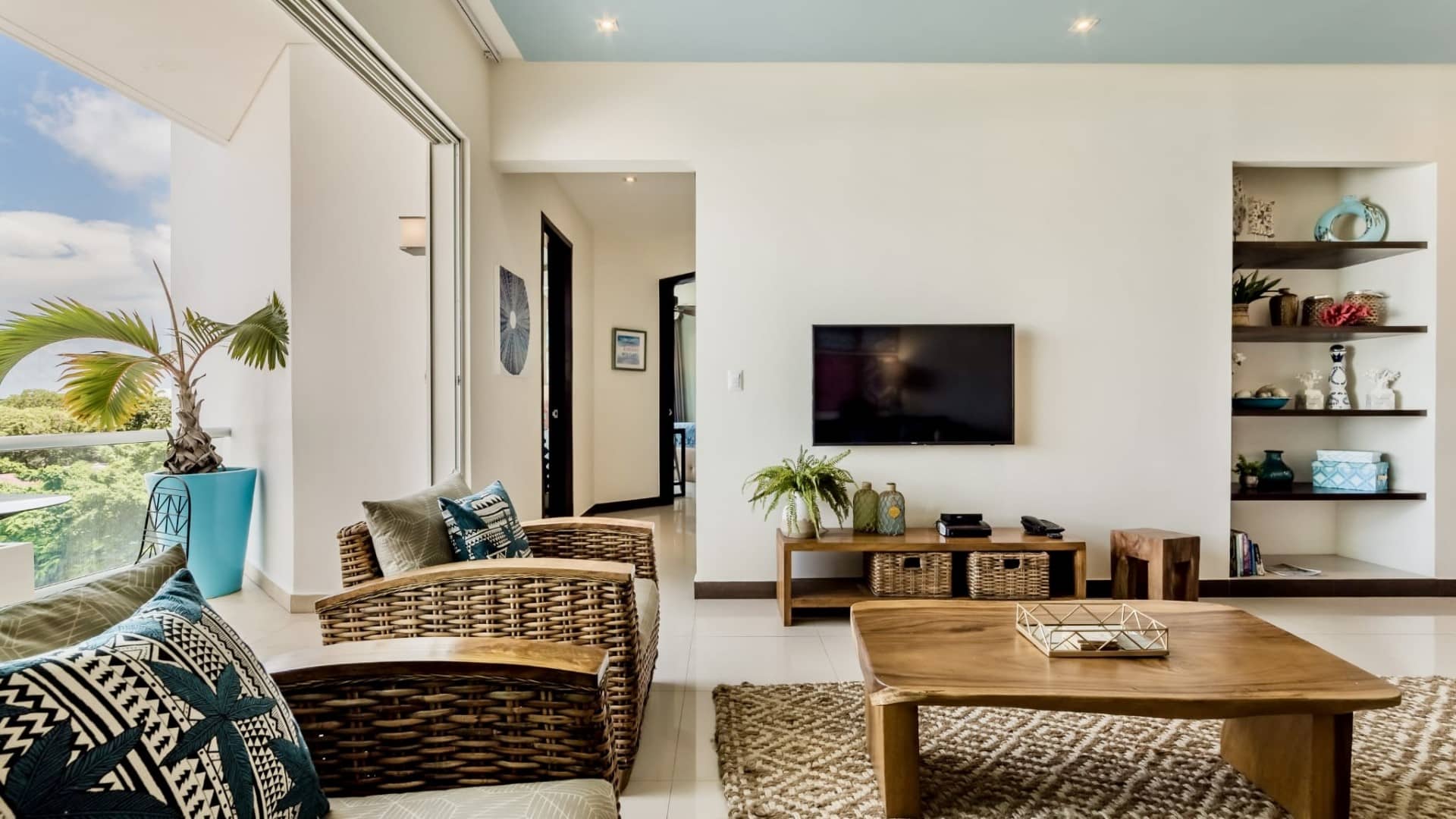 Oasis 3 Bedroom Penthouse - Image 20