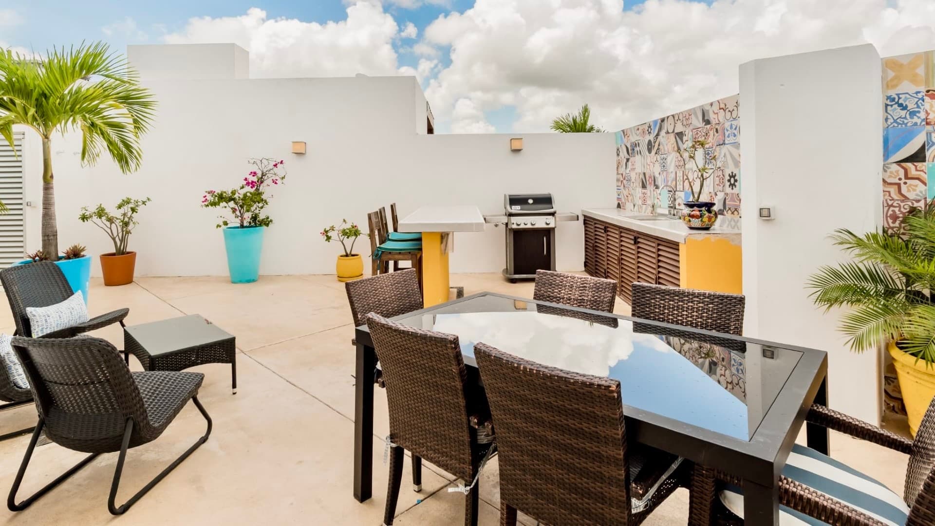 Oasis 3 Bedroom Penthouse - Image 27