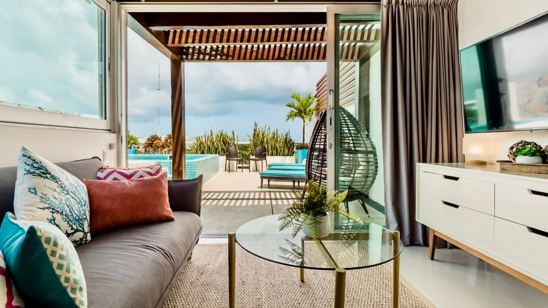 Oasis 3 Bedroom Penthouse - Image 9