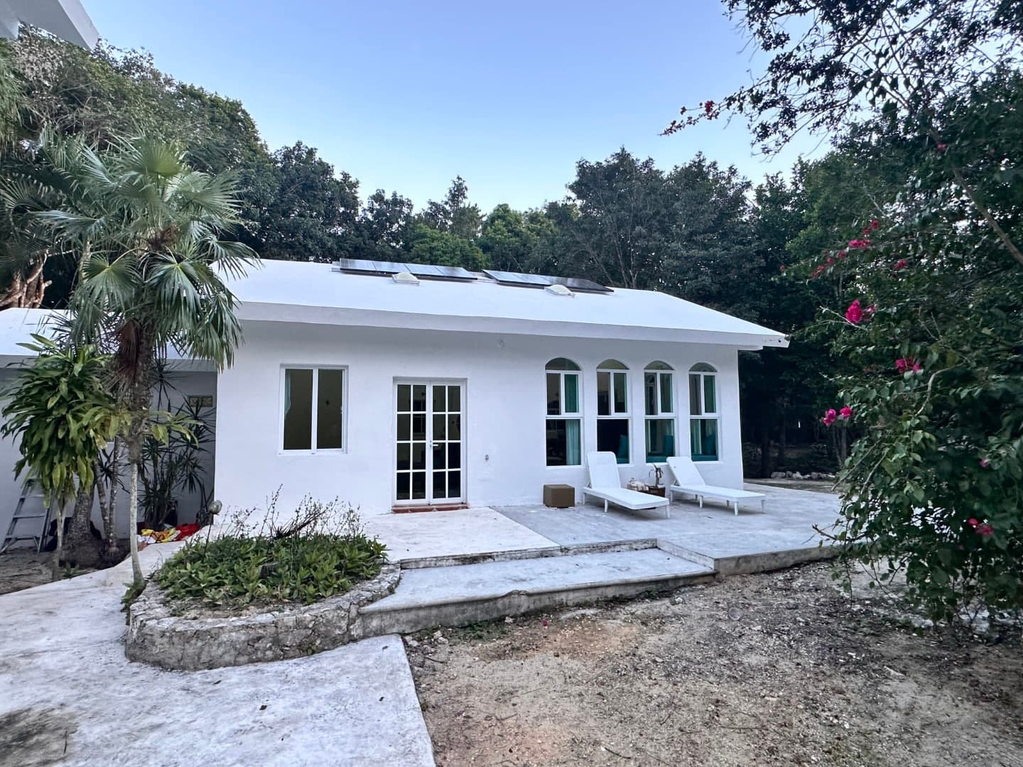 Jungle Homes on 2.5 Acres - Image 28