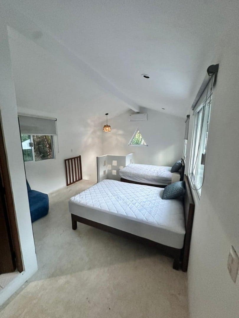 Jungle Homes on 2.5 Acres - Image 40