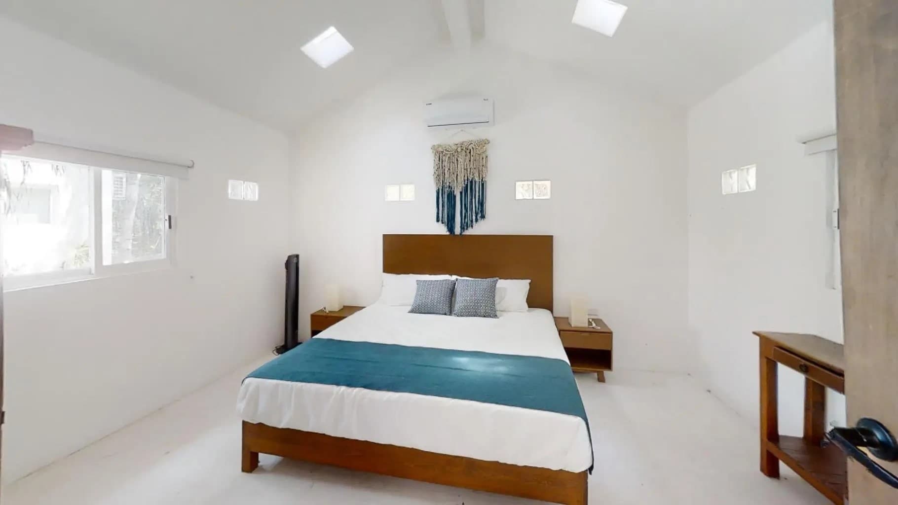 Jungle Homes on 2.5 Acres - Image 9