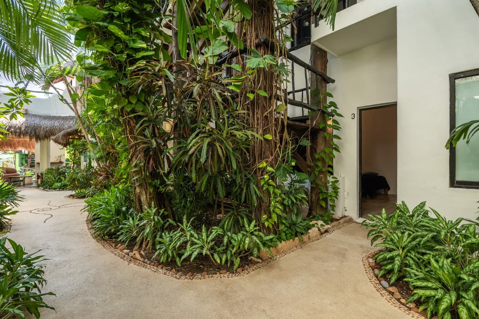 Kinbe Hotel - Image 4