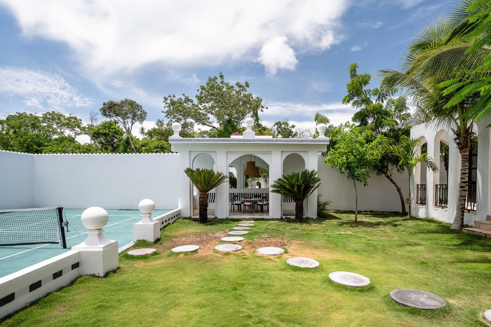 Rae’s Villa - Image 32