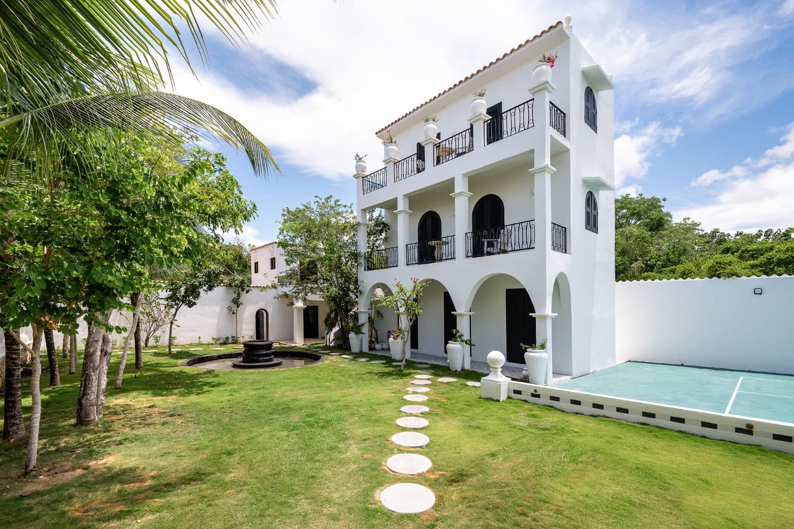 Rae’s Villa - Image 33