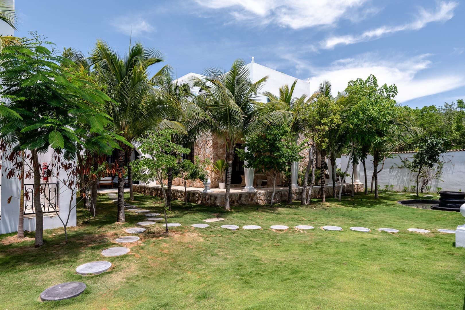 Rae’s Villa - Image 35