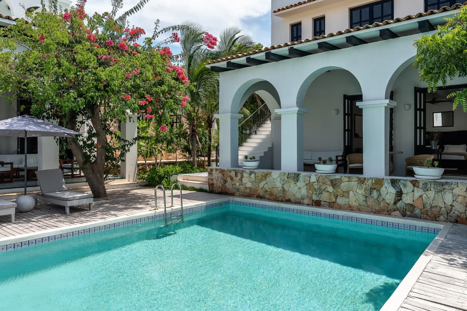 Rae’s Villa - Image 44