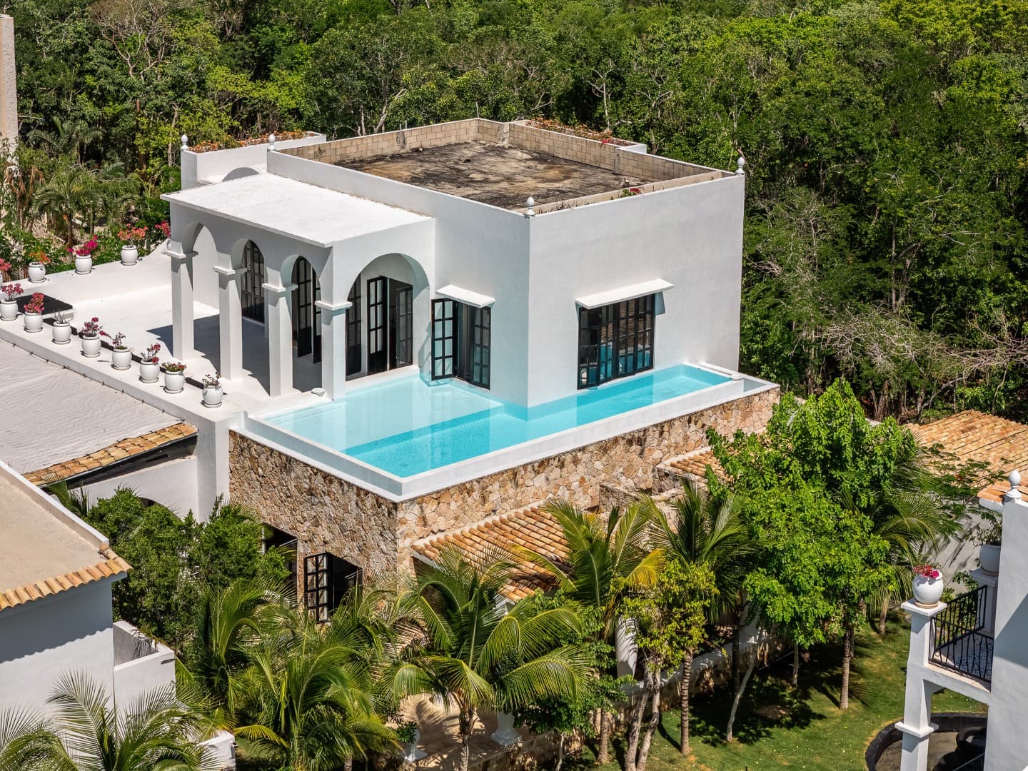 Rae’s Villa - Image 71