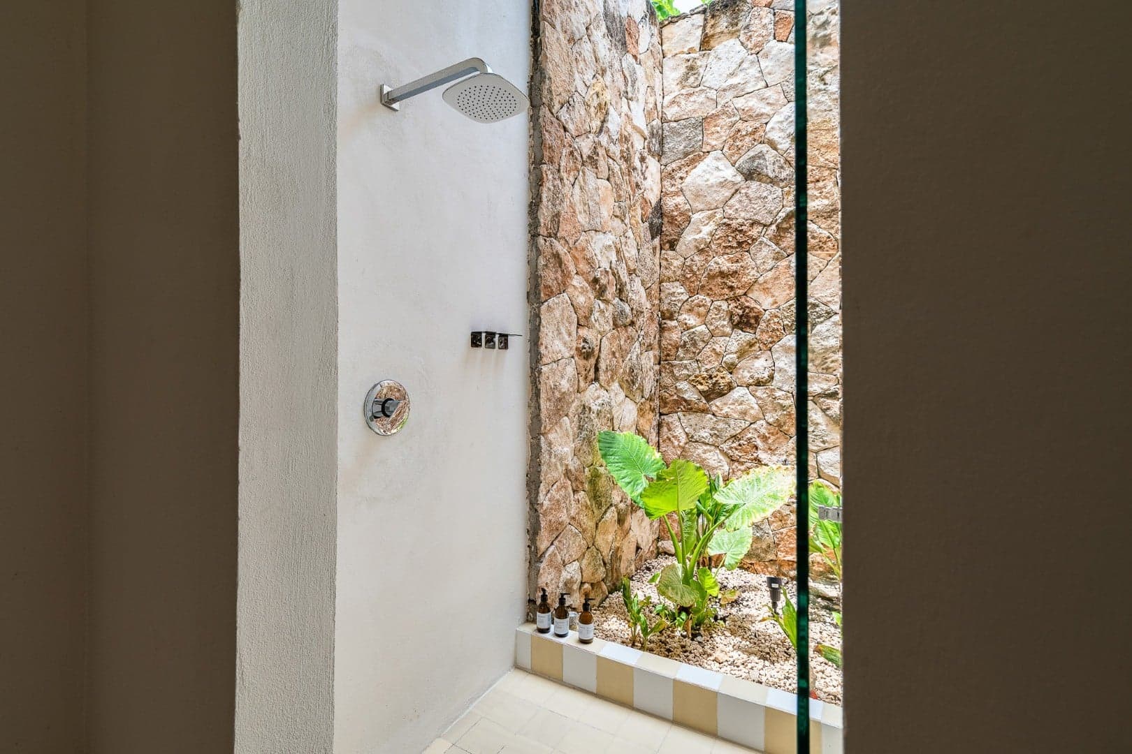 Rae’s Villa - Image 80