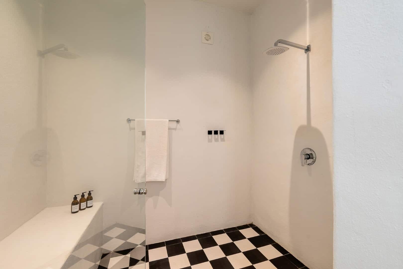 Rae’s Villa - Image 88