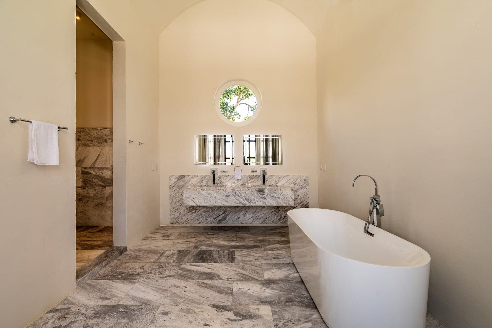 Rae’s Villa - Image 99