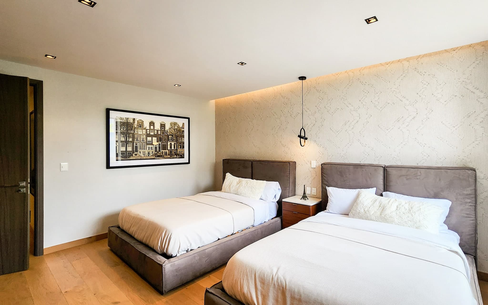 Sky View 3 Bedroom Condo - Image 18