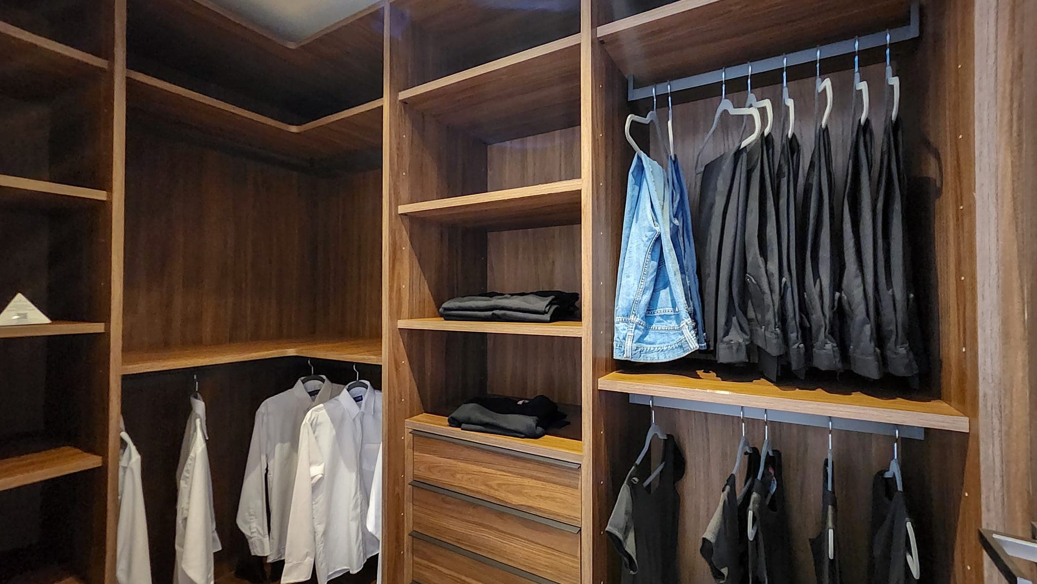 Sky View 3 Bedroom Condo - Image 19