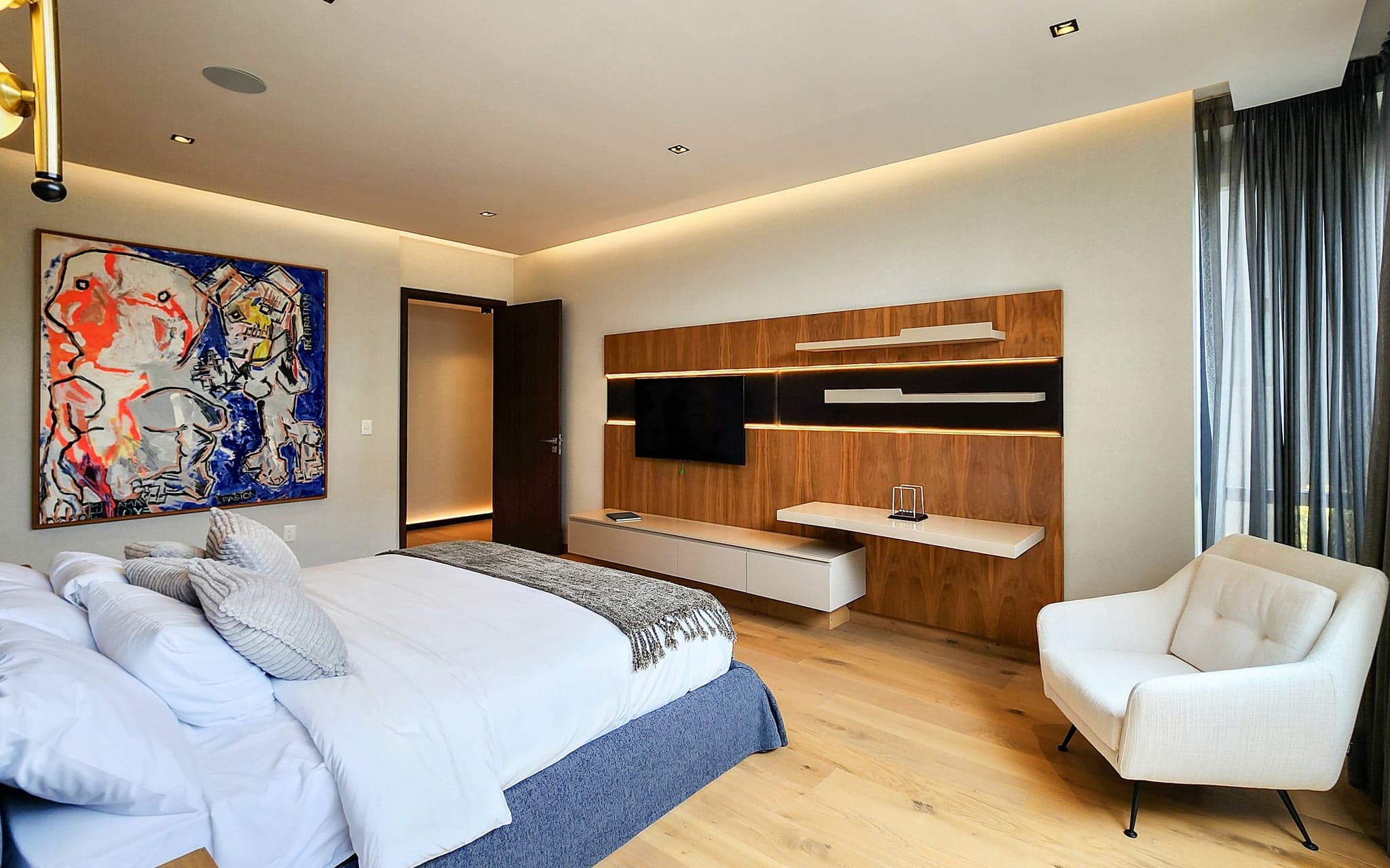 Sky View 3 Bedroom Condo - Image 4