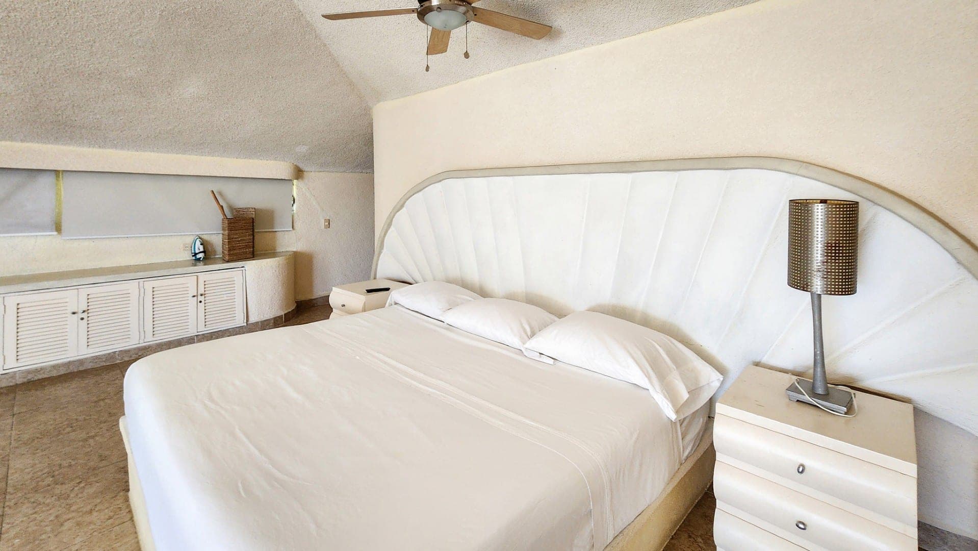 Lomas Del Marques House - Image 13