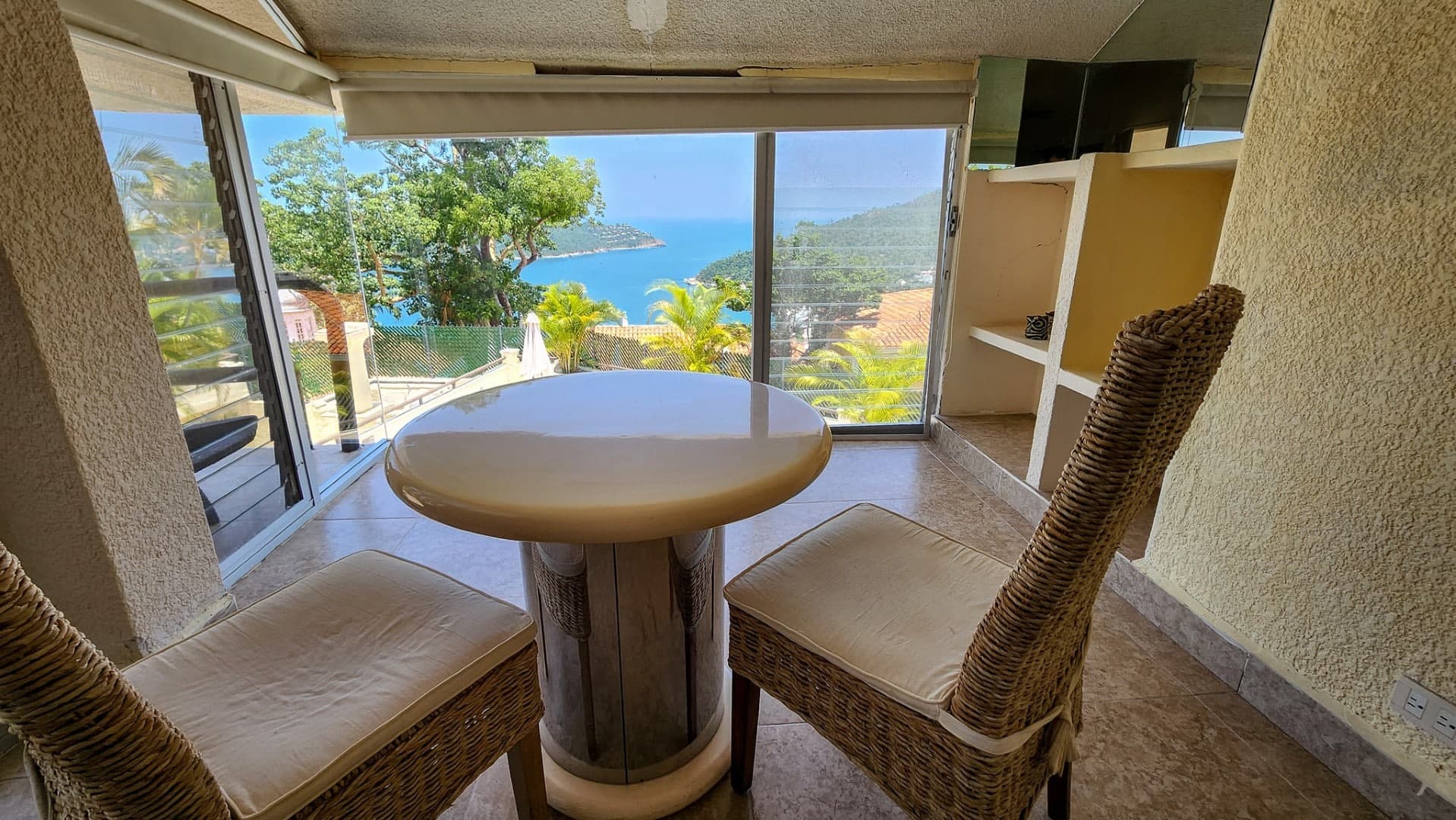 Lomas Del Marques House - Image 15