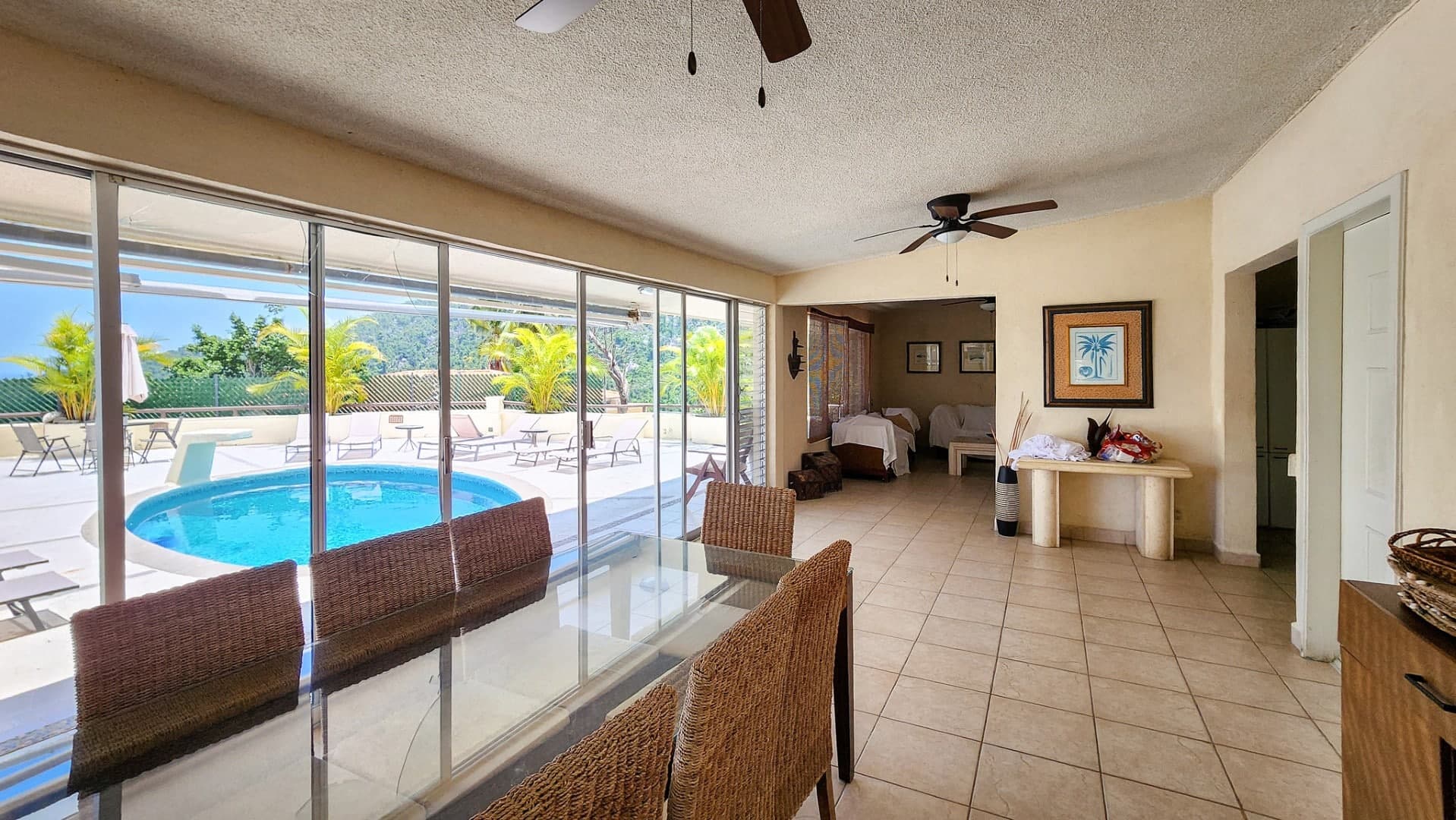 Lomas Del Marques House - Image 2