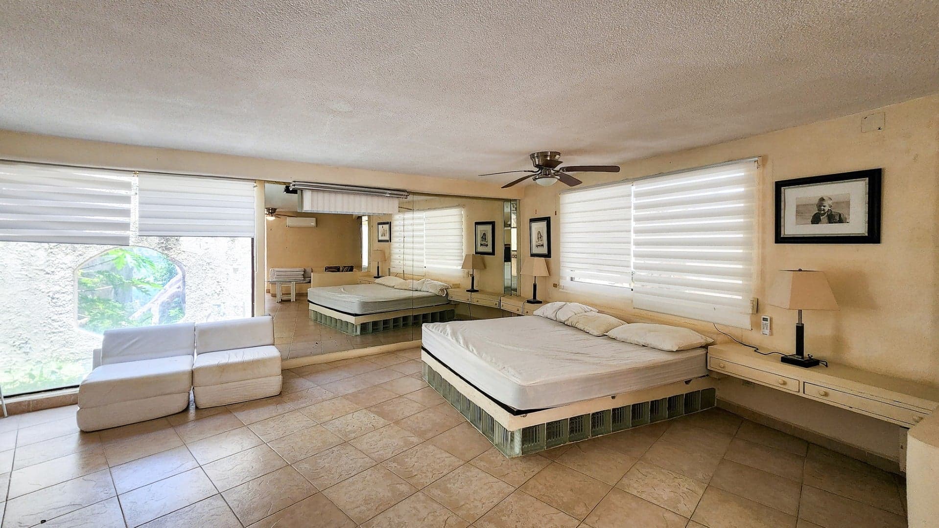 Lomas Del Marques House - Image 22