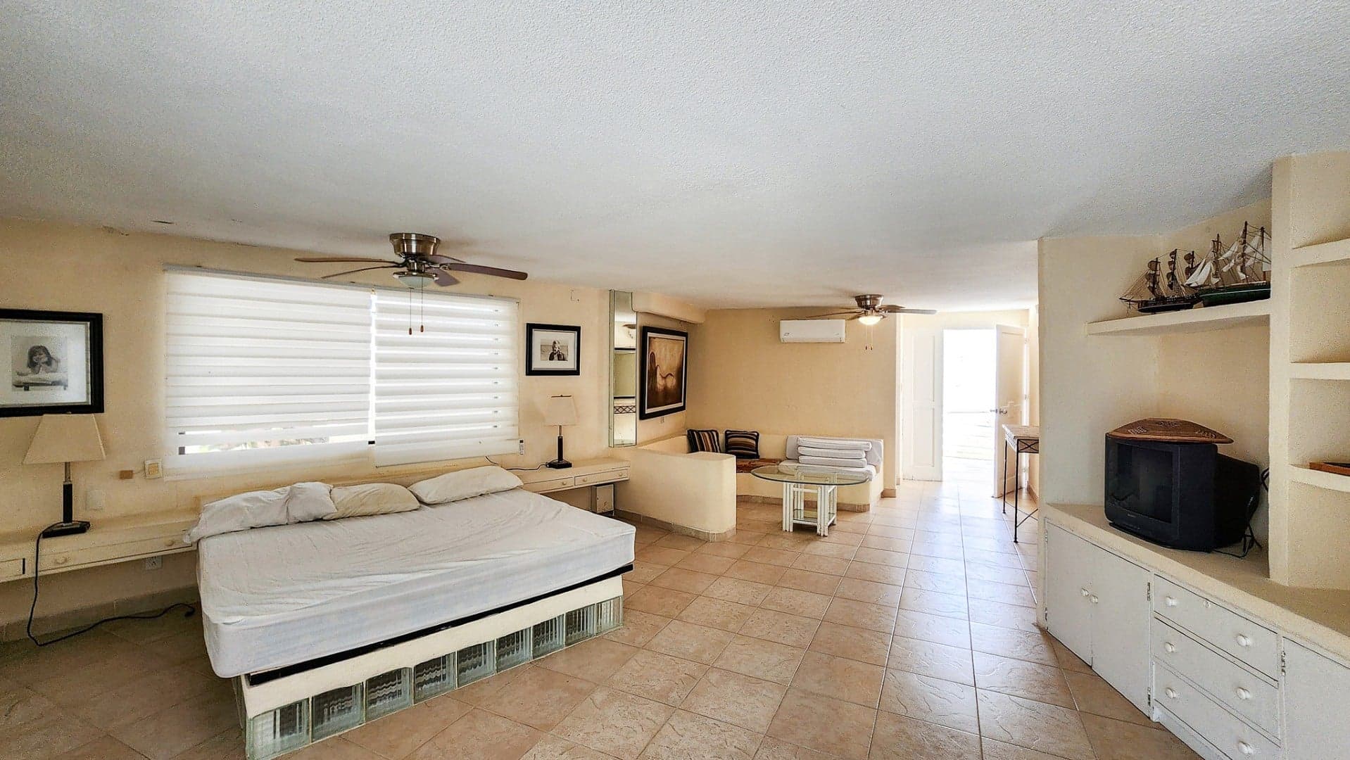 Lomas Del Marques House - Image 23