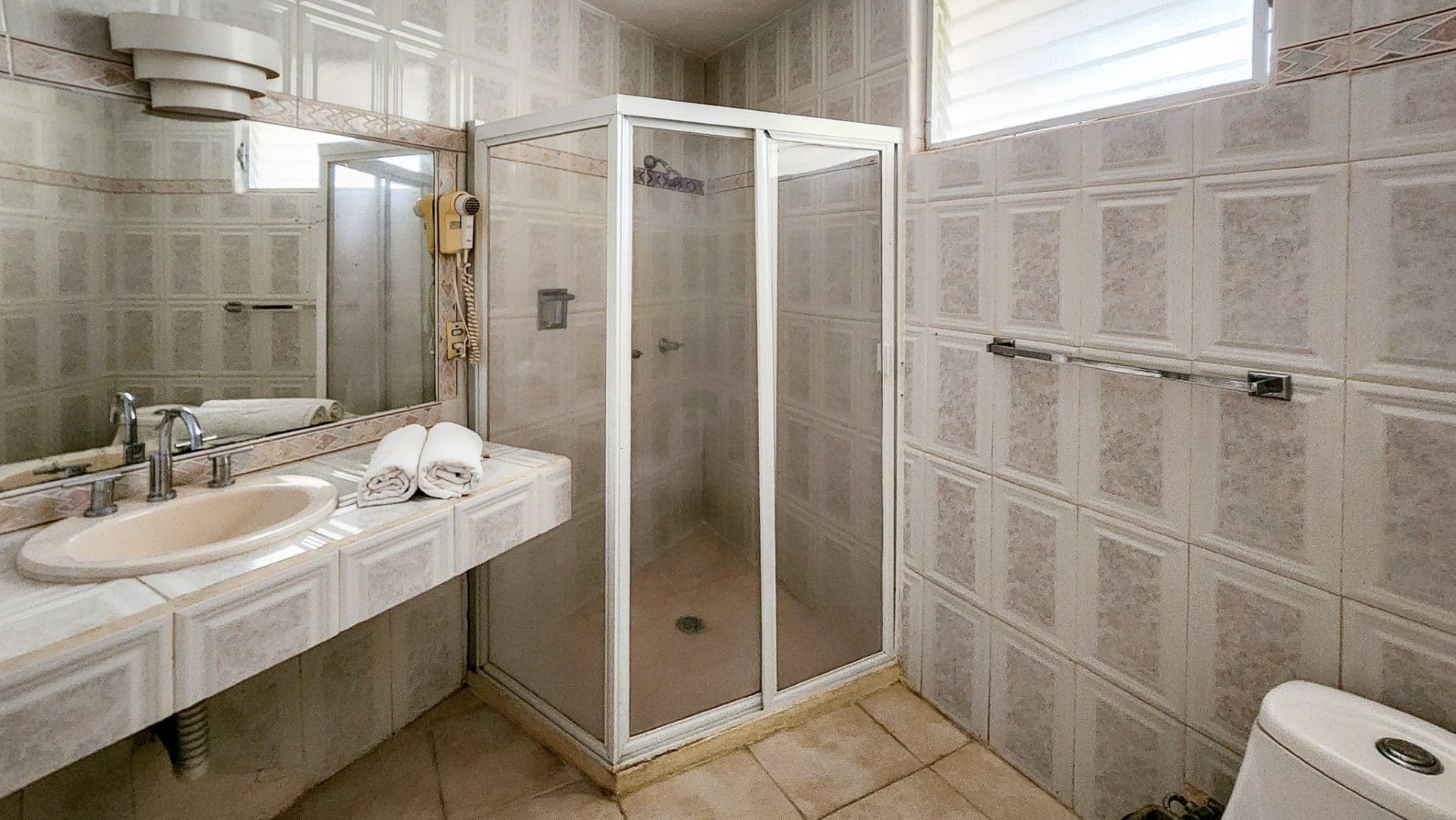 Lomas Del Marques House - Image 24