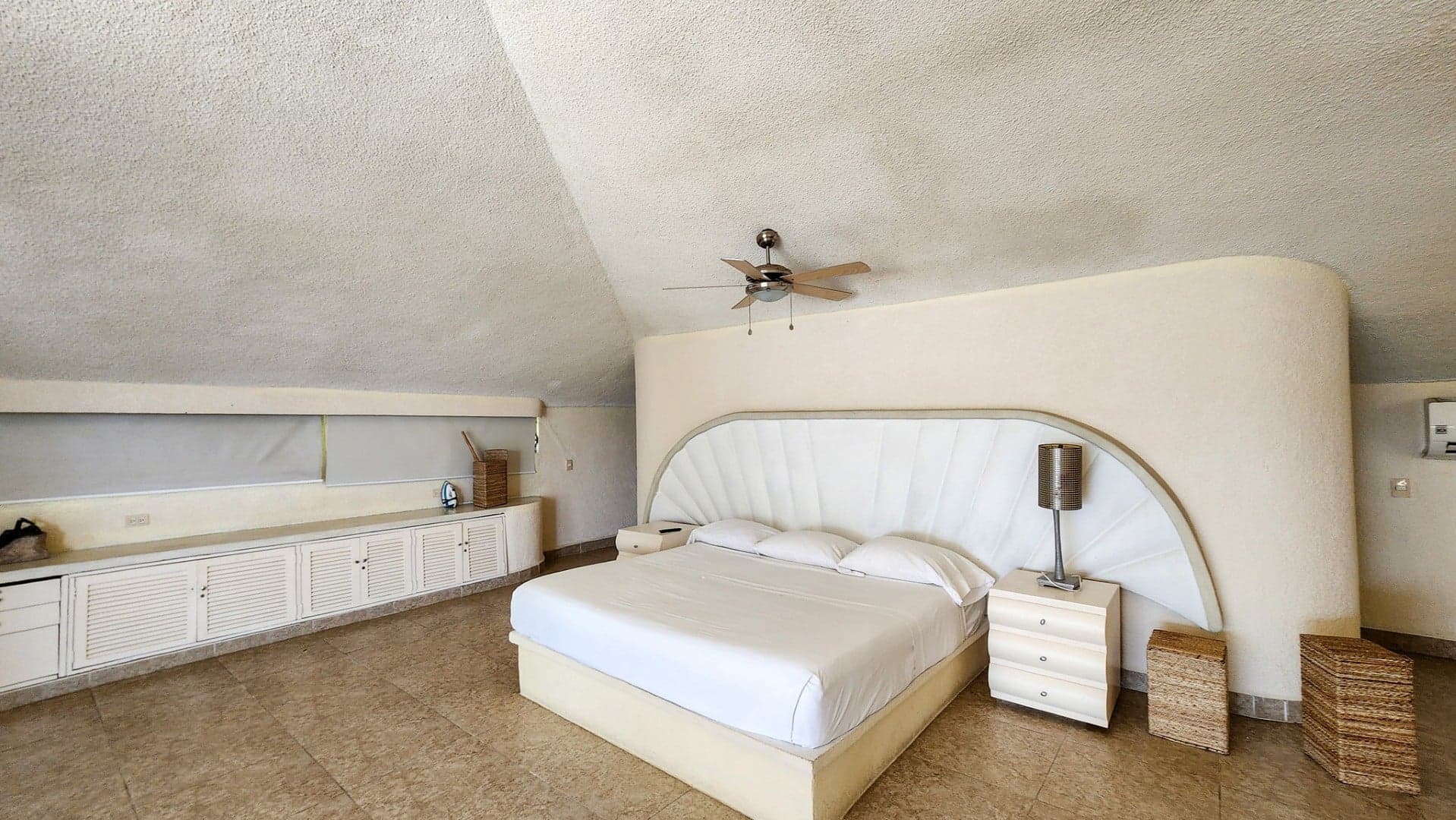 Lomas Del Marques House - Image 3