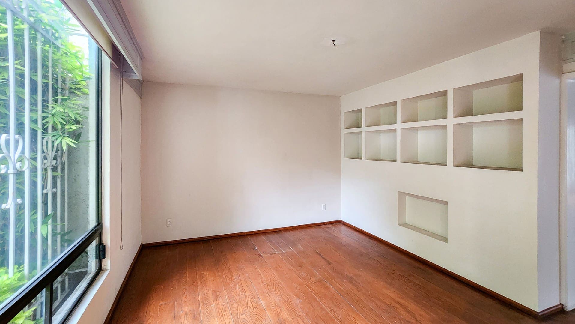 Milton 64 - Image 10