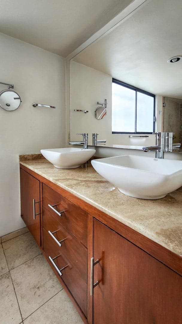 Milton 64 - Image 19