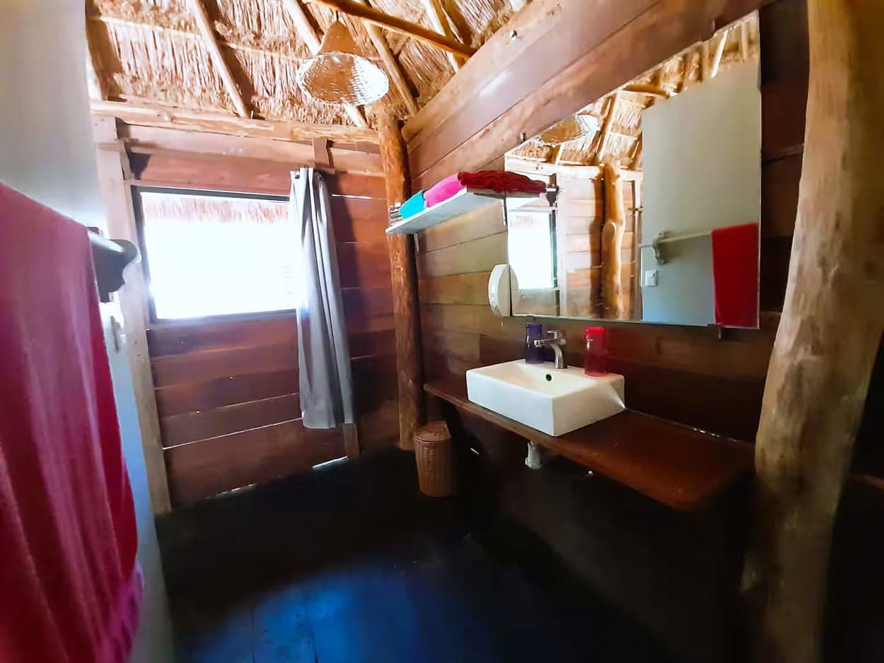 10 Cabin Jungle Retreat - Image 43