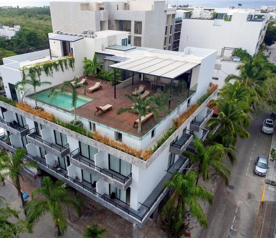 Coco Beach 25 Room Hotel - Image 1