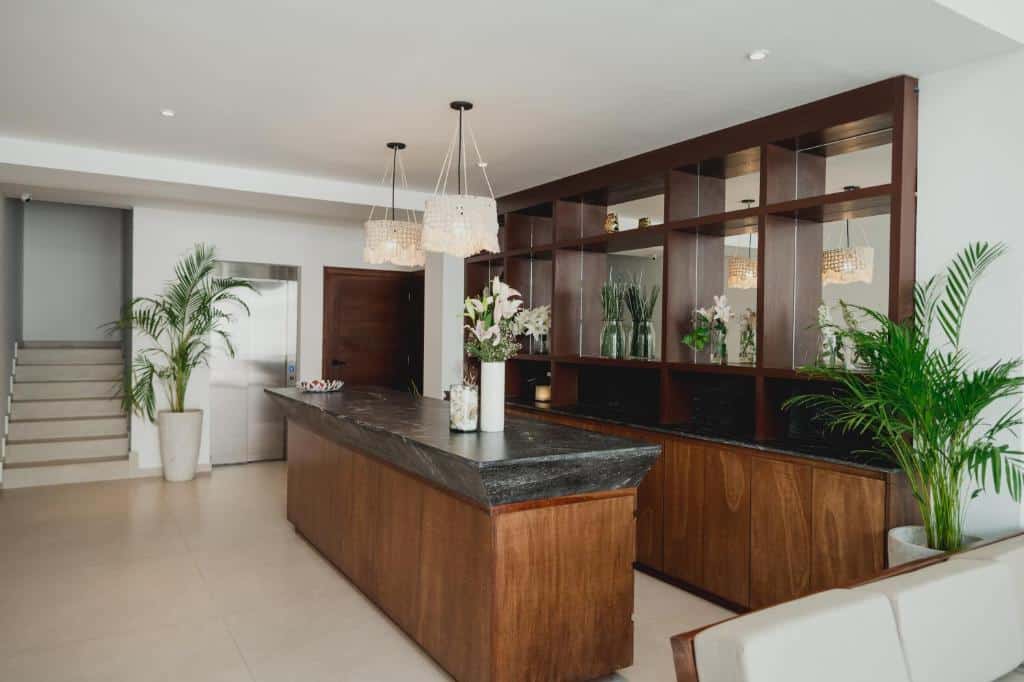 Coco Beach 25 Room Hotel - Image 8