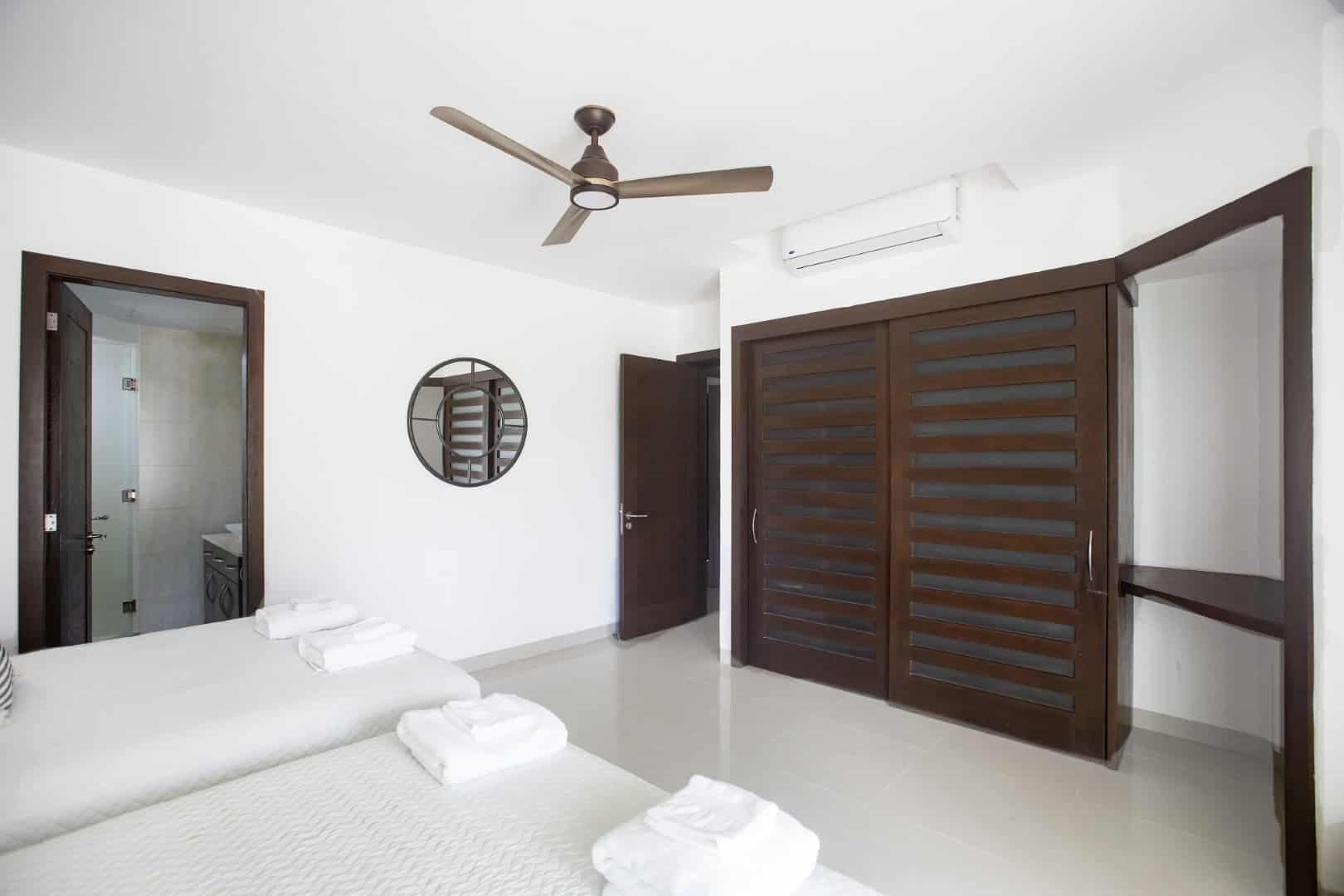 Mareazul 401 Sur - Image 13