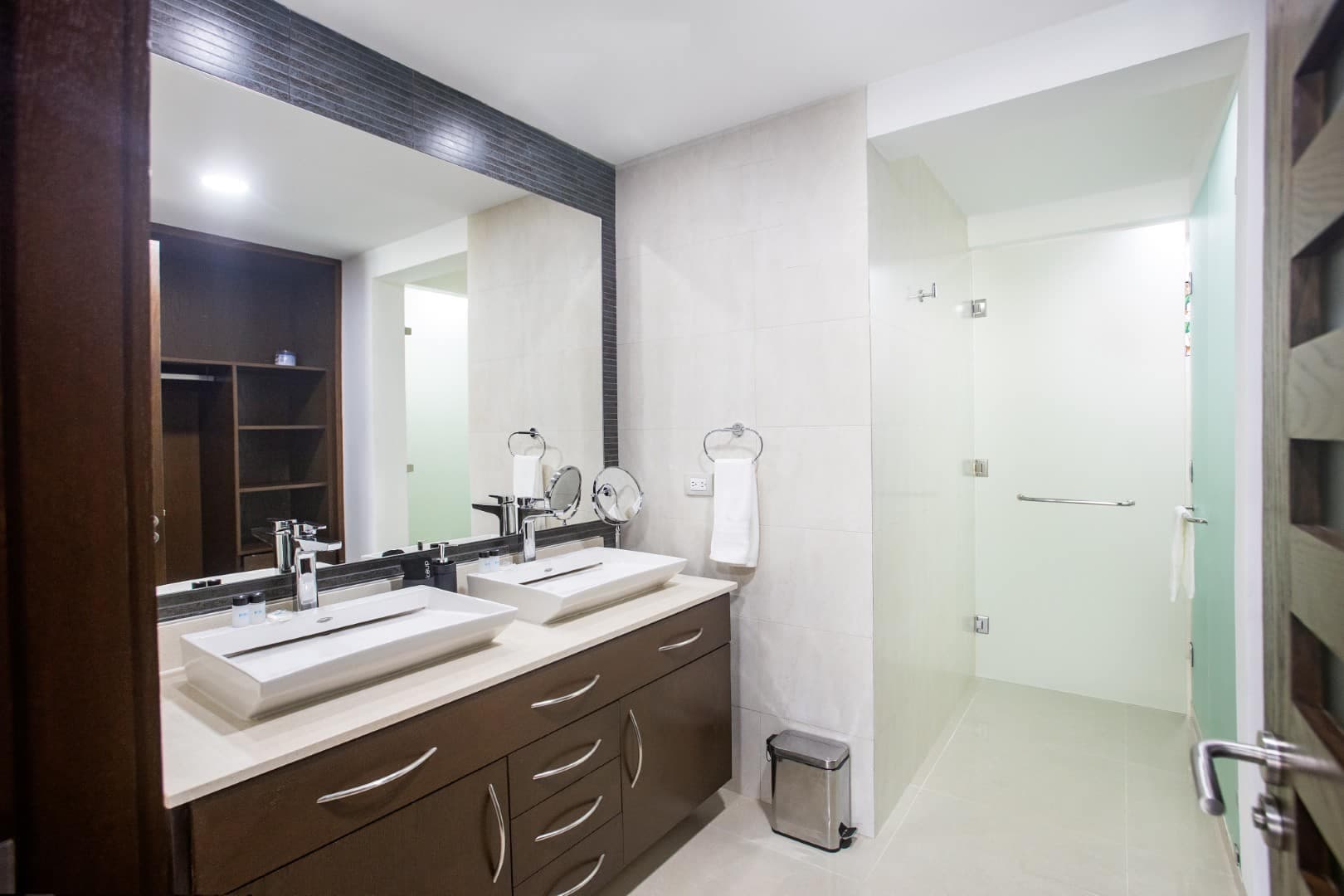 Mareazul 401 Sur - Image 20