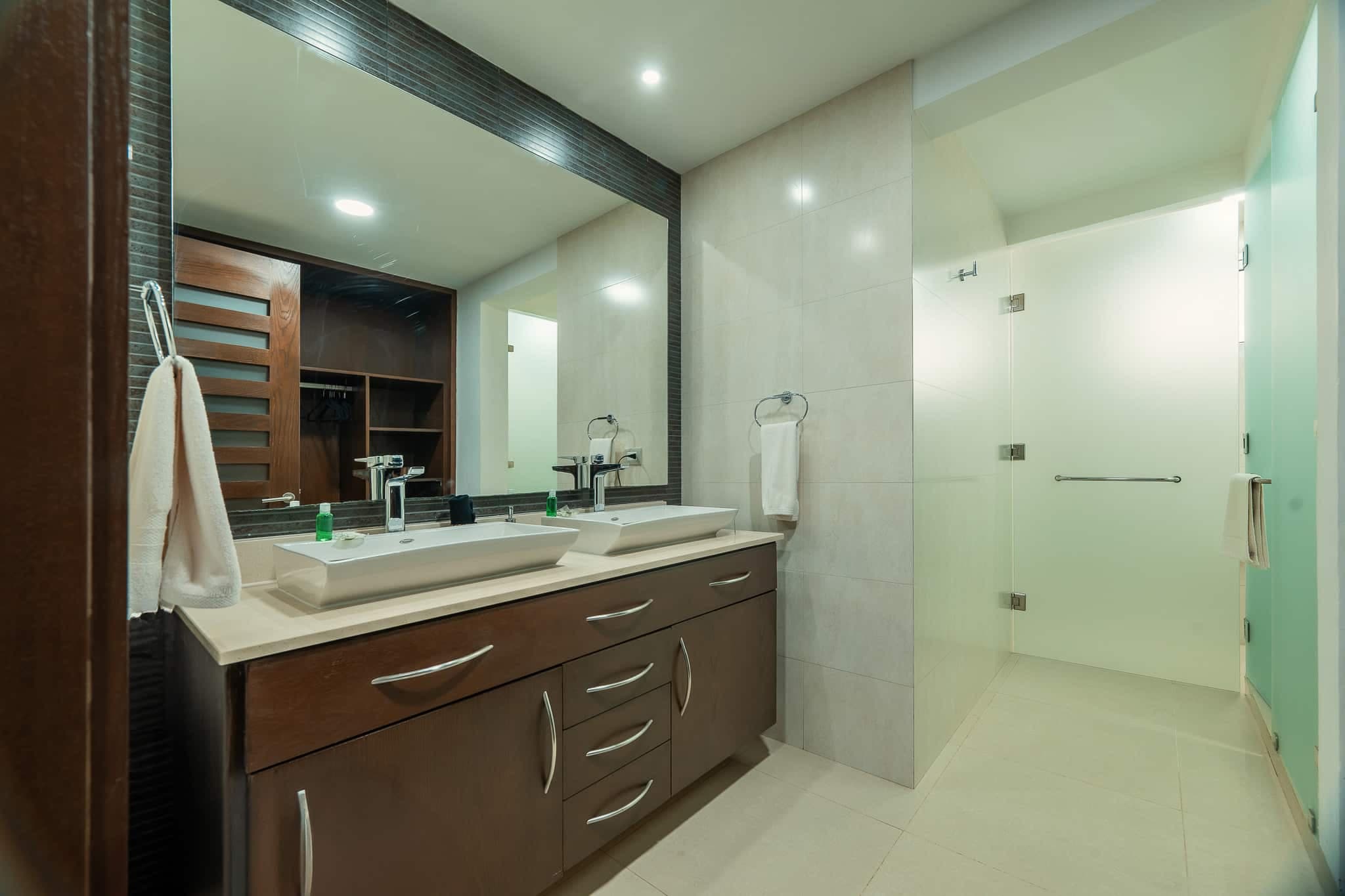 Mareazul 401 Sur - Image 60